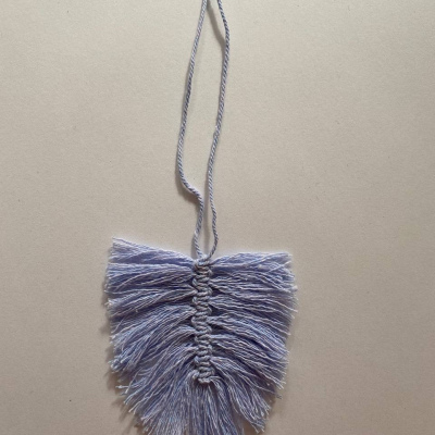 Makramee Feder pastell lila