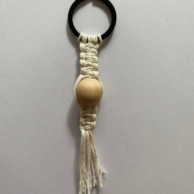 Makramee Schlüsselanhänger weiß 