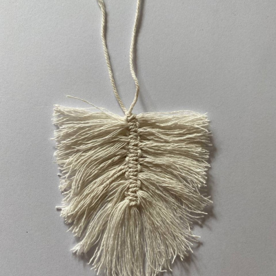 Makramee Feder weiß